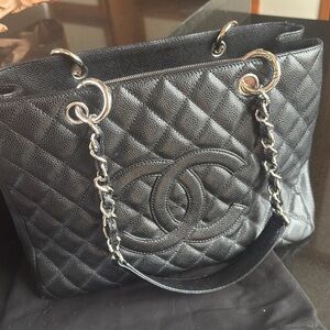 Chanel bag   13 inch wide  9 1/4 inch. good condition code 12948364